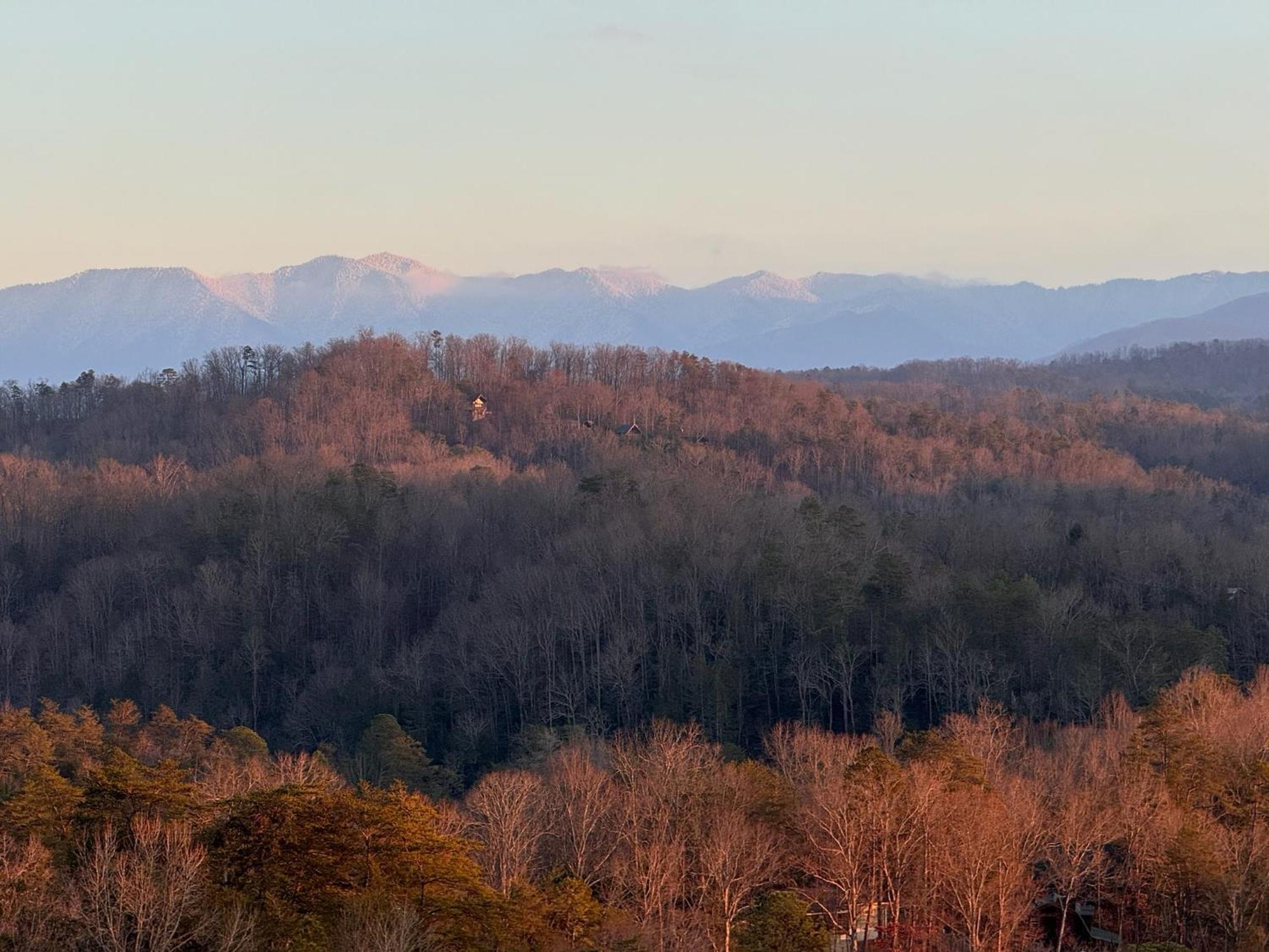 Smoky Paws - Exceptional Cabin, Stunning Mountain Views, Hot Tub, Tranquil, Gigabit Internet, Free L2 Ev Pigeon Forge Luaran gambar