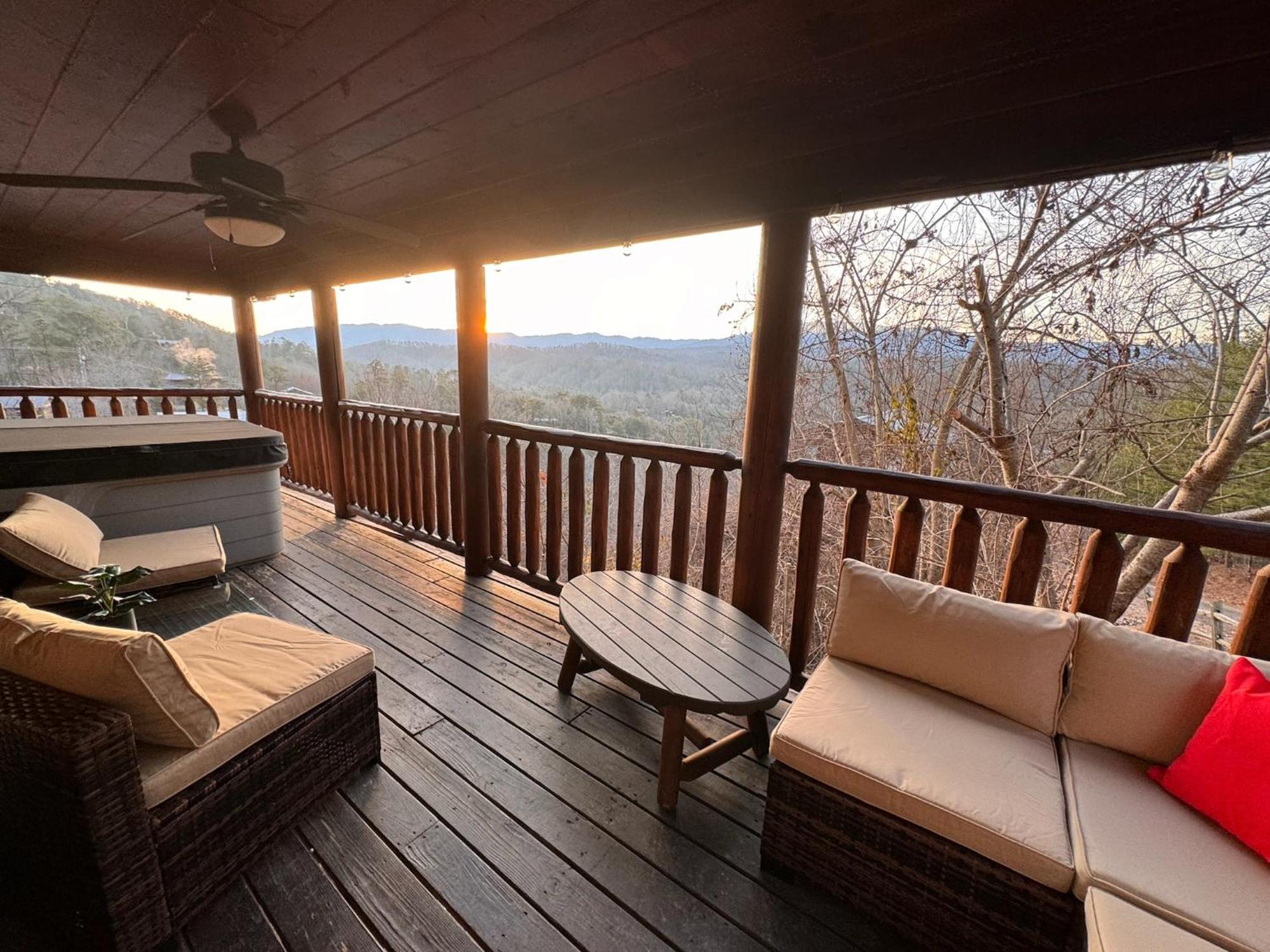 Smoky Paws - Exceptional Cabin, Stunning Mountain Views, Hot Tub, Tranquil, Gigabit Internet, Free L2 Ev Pigeon Forge Luaran gambar