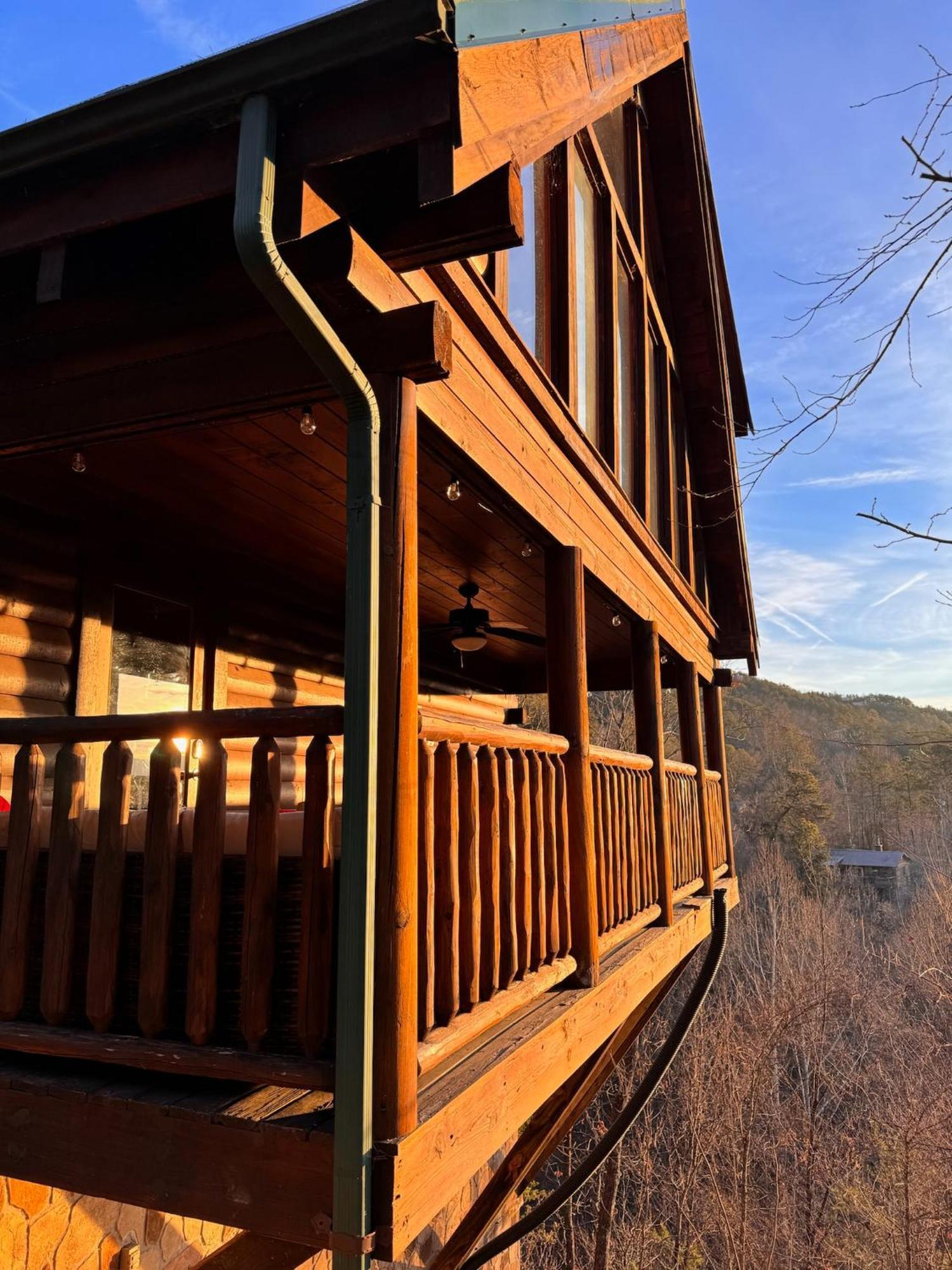 Smoky Paws - Exceptional Cabin, Stunning Mountain Views, Hot Tub, Tranquil, Gigabit Internet, Free L2 Ev Pigeon Forge Luaran gambar