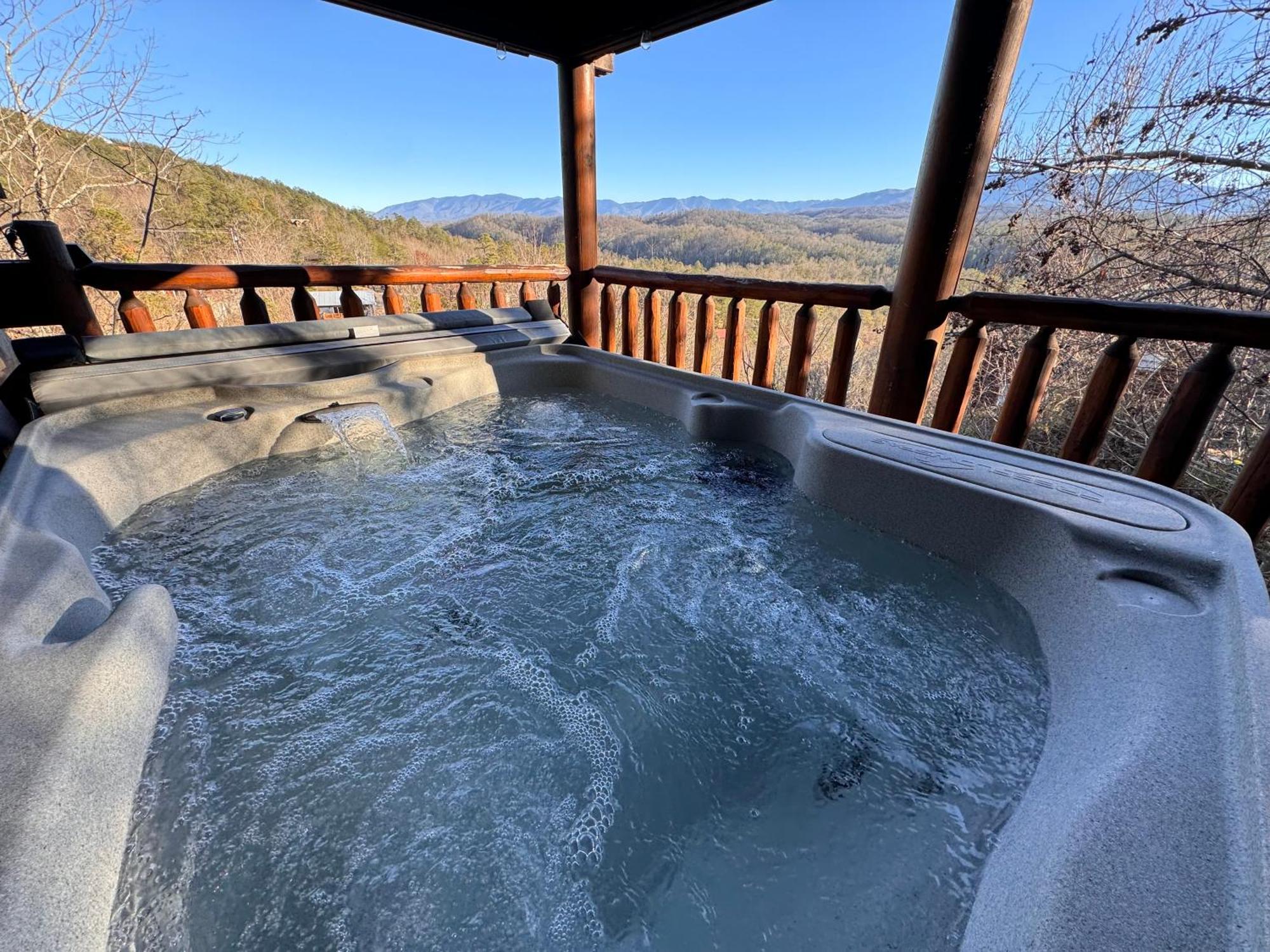 Smoky Paws - Exceptional Cabin, Stunning Mountain Views, Hot Tub, Tranquil, Gigabit Internet, Free L2 Ev Pigeon Forge Luaran gambar